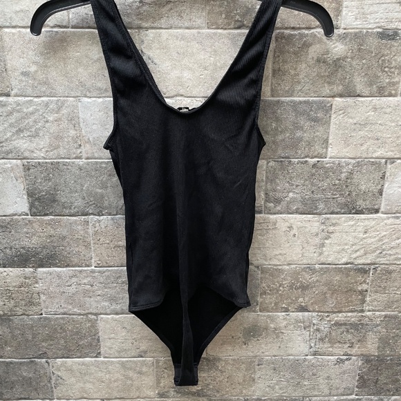 ❤️ EXPRESS ONE ELEVEN RIBBED TANK TOP BODYSUIT SIZE SMALL - Picture 4 of 4